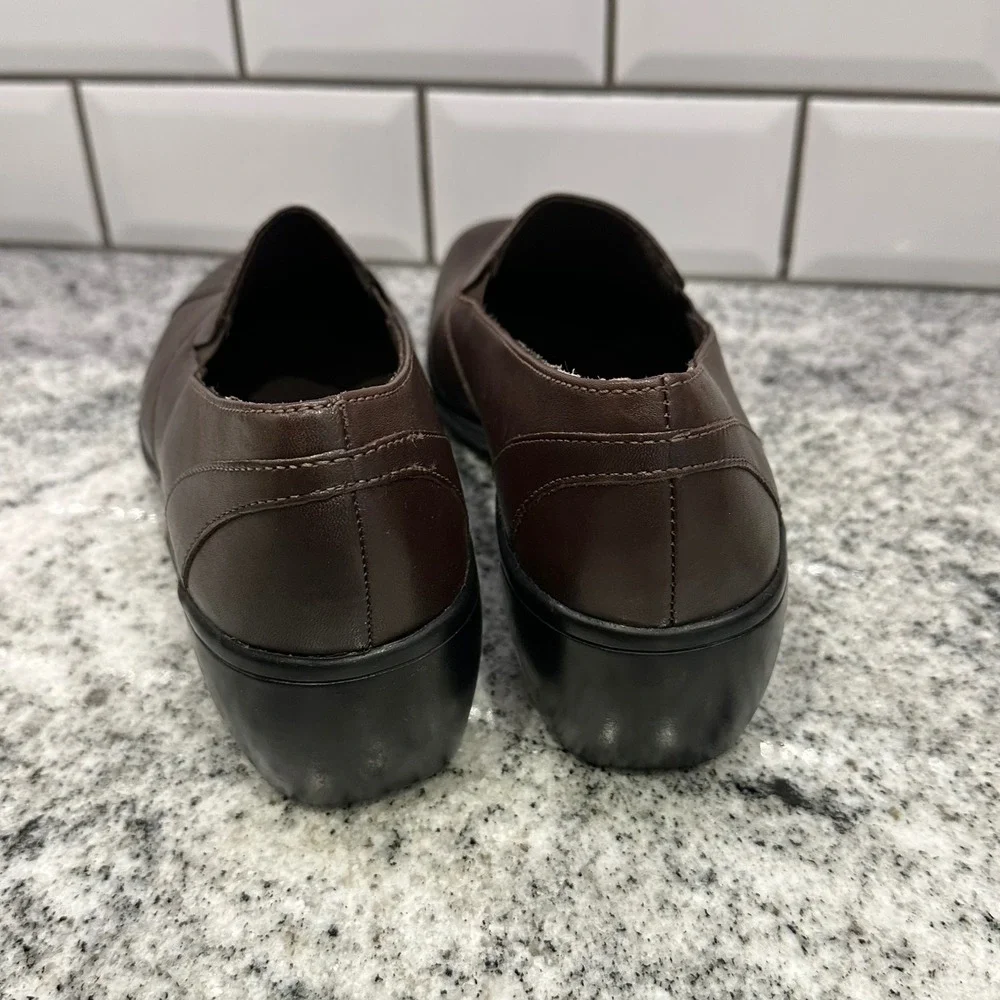 Clarks Womens 9.5M Loafers Brown Leather Wedge‎ Slip On Career Dark Academia